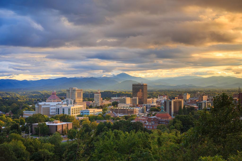 Hampton Inn Asheville - Biltmore Area Buitenkant foto