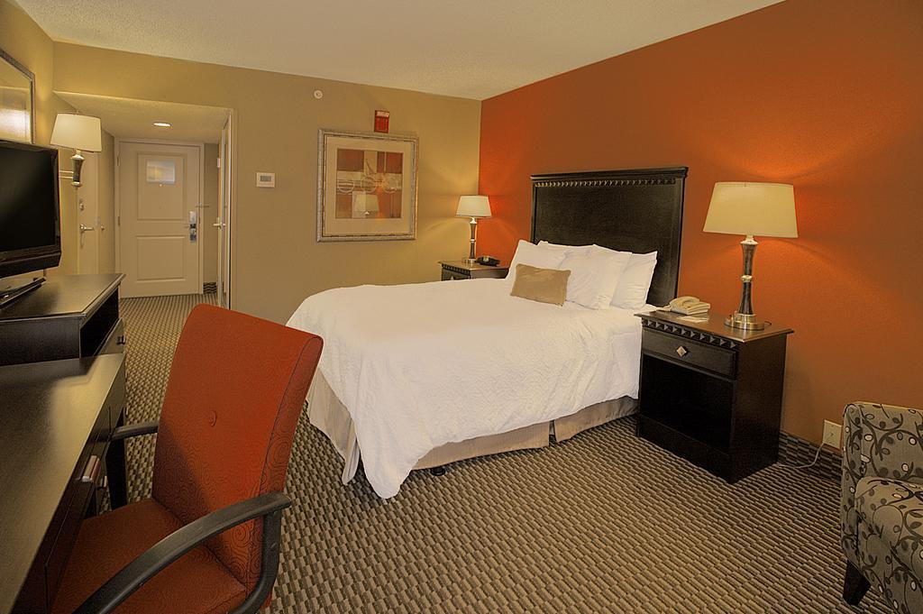 Hampton Inn Asheville - Biltmore Area Buitenkant foto