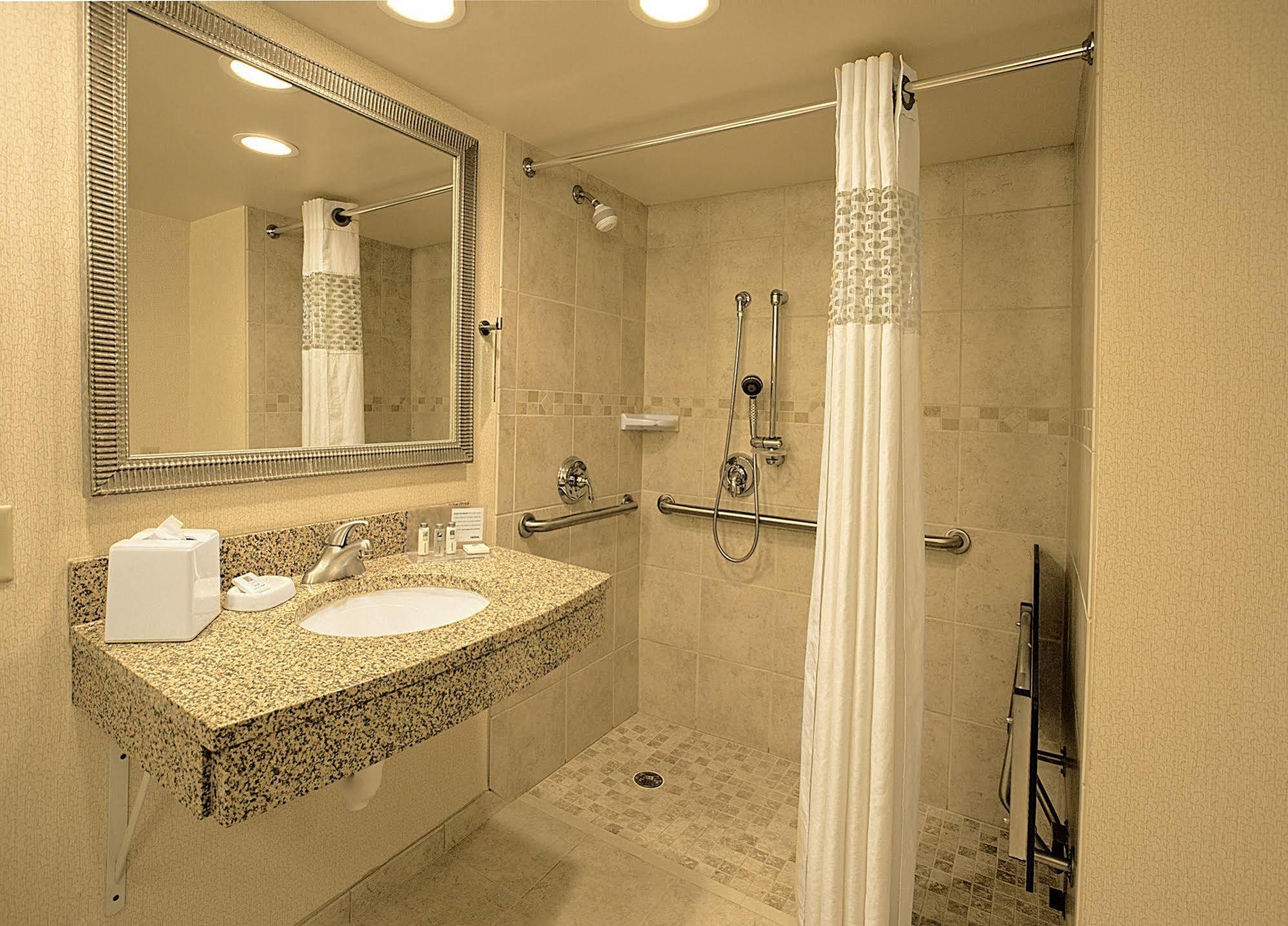 Hampton Inn Asheville - Biltmore Area Kamer foto